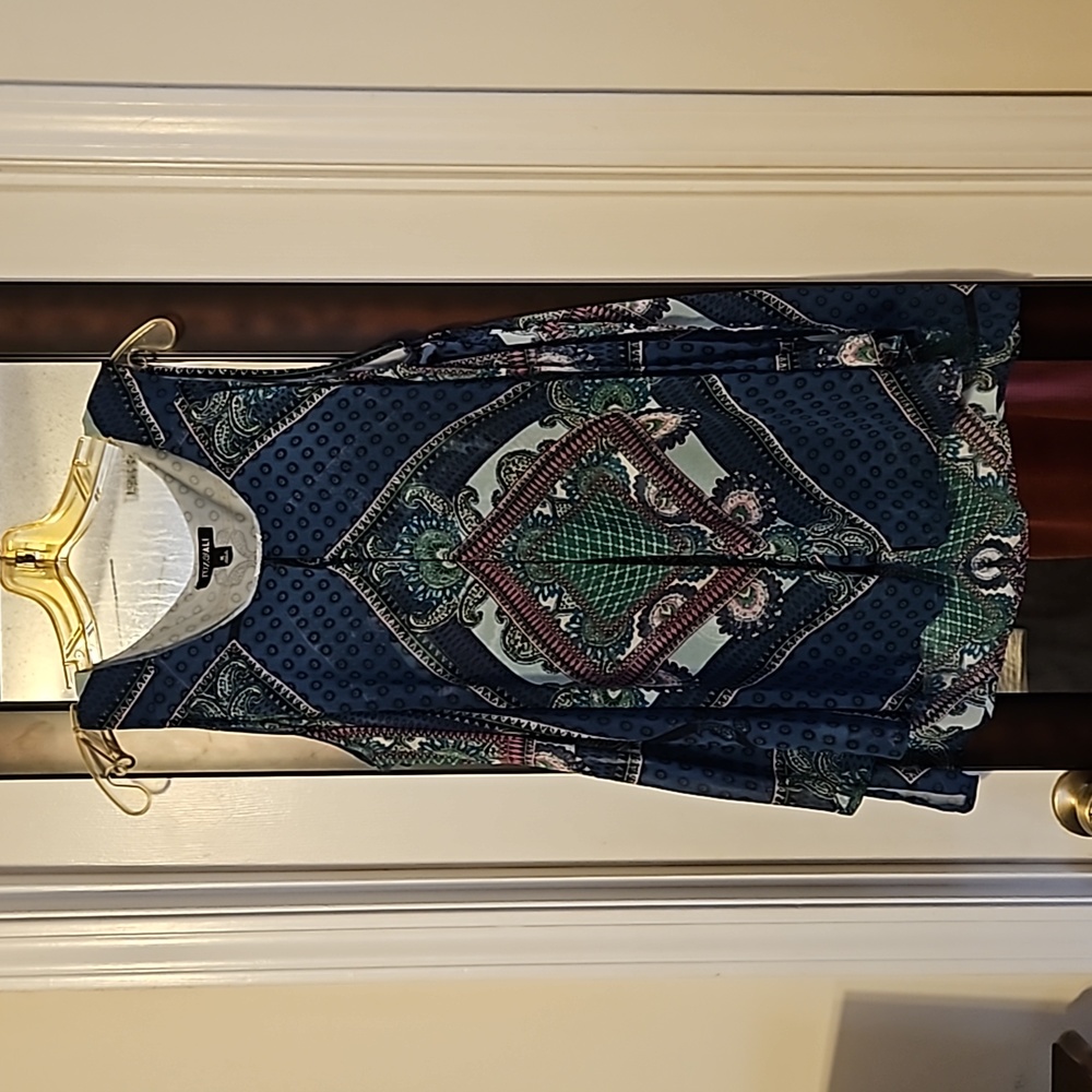 Blue Sleeveless Blouse. XL.